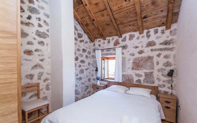 Cozy Holiday Home With Garden in Starigrad