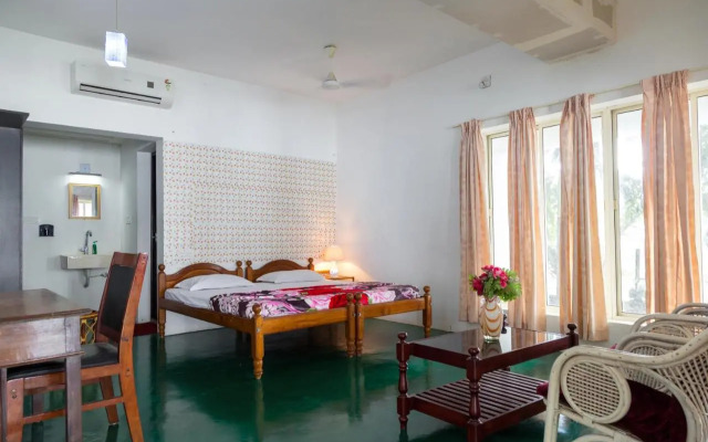 orchid lake view homestay