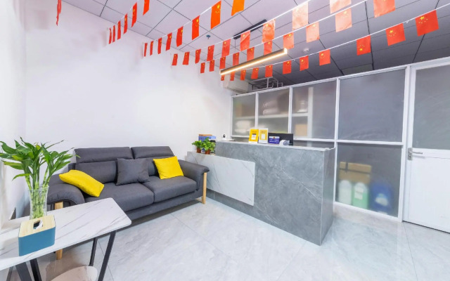 Reisburg International Apartment (Ganzhou Fifth Avenue Store)