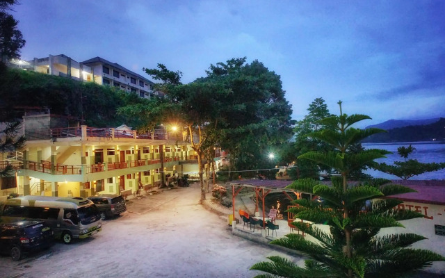 Pandu Lakeside Hotel Parapat - Toba Lake