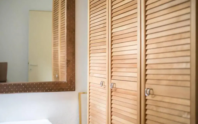 Bright, Cosy Studio close to Glyfada Beach & Center
