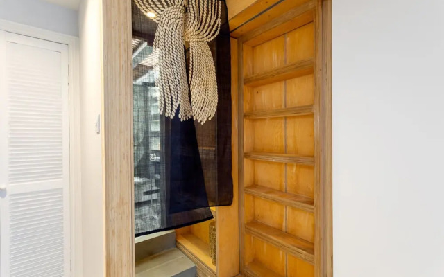 Bright Maida Vale Apartment
