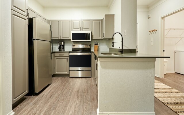 Artsy South Congress Suites by Sonder