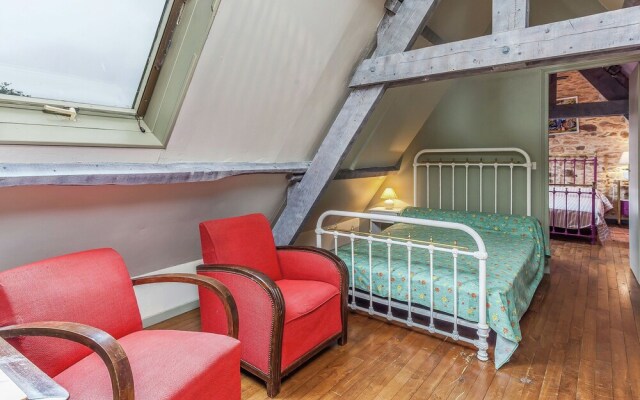 Beautiful Holiday Home in Wooded Grounds Near Villefranche-du-périgord