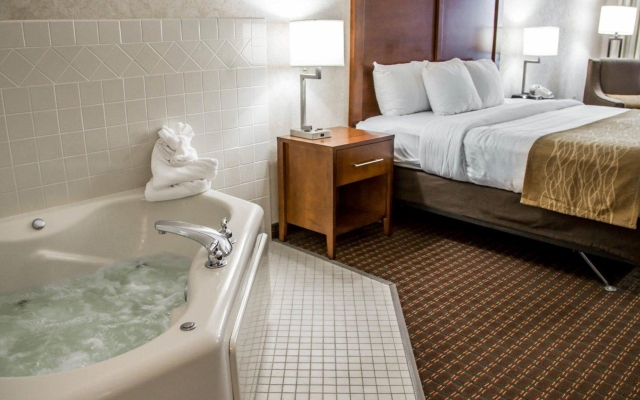 Comfort Suites Omaha East-Council Bluffs