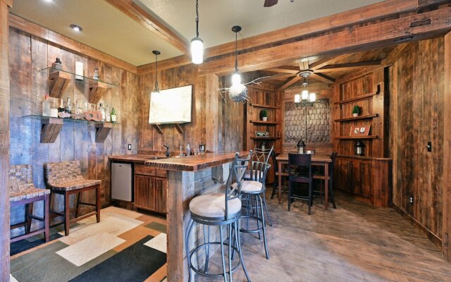 Osprey Lake Cabin 4 Bedroom Home by RedAwning