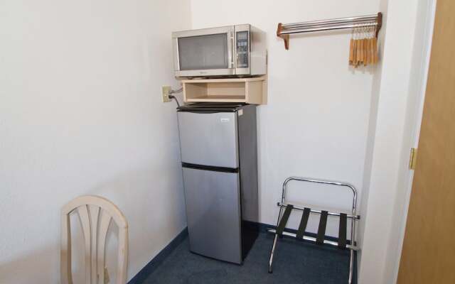 Brooks Street Motor Inn