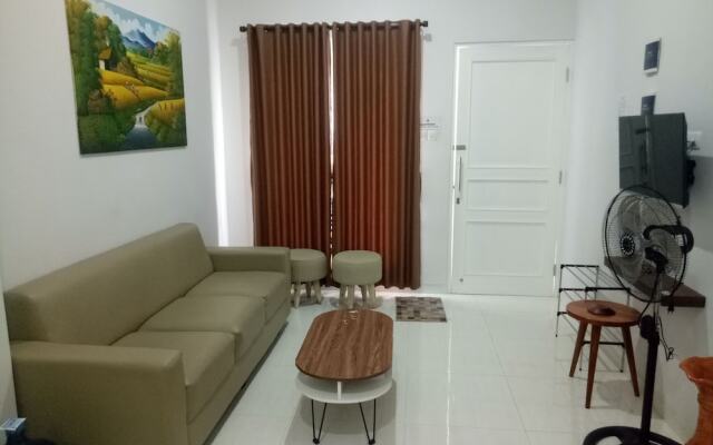 Omah Bondi Family Homestay by FH Stay