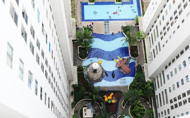 Extravaganza 2BR Bassura City Apartment