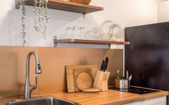 Cozy Fully-Equipped 2 Bedroom Suite