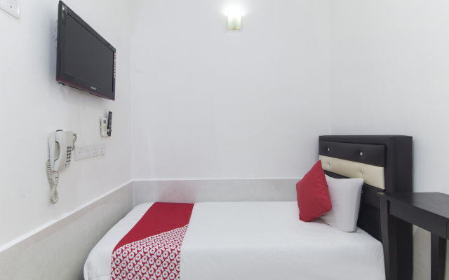 OYO 414  Adiff Palace Hotel
