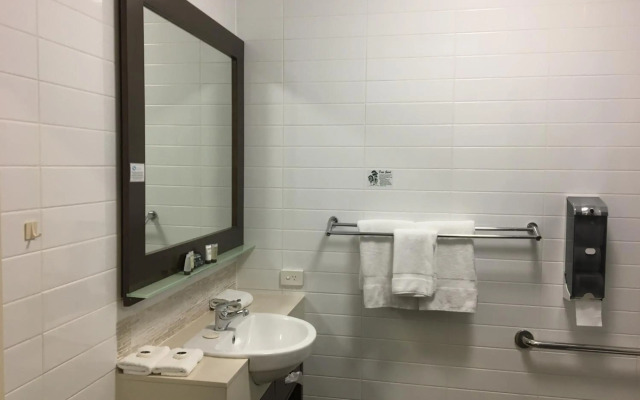 Sfera's Park Suites & Convention Centre