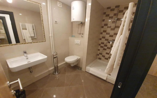 Premium Crown Suites