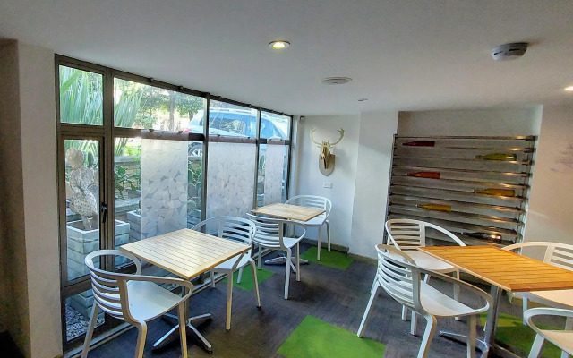 Viaggio Teleport Suites
