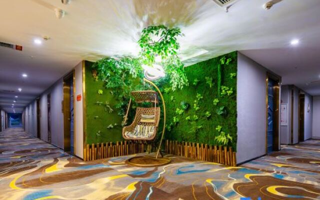 Aifeel Hotel (Baoji High-Speed Railway South Station Wenli College)