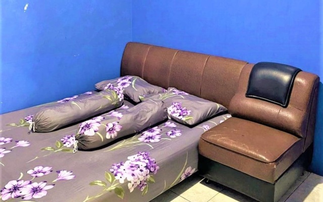 Buntusu Guest House – Guest Rooms – Makassar