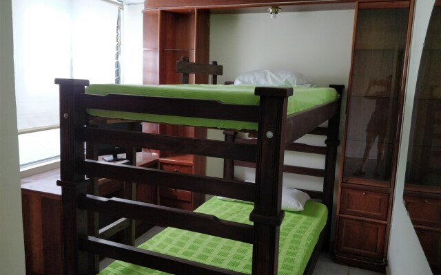 Luxury Modern & Elegant Estrato