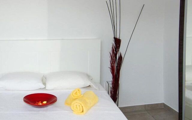Plum Tree Studio - Morfi Village