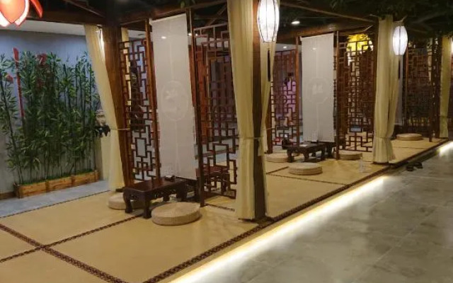 Heide Business Hotel, Ongniut Banner