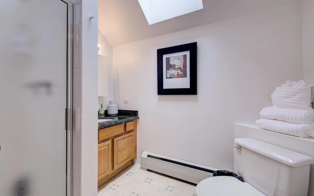 Ski-in Downtown Breckenridge Condo