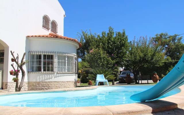 Sesimbra Stylish Villa by Homing