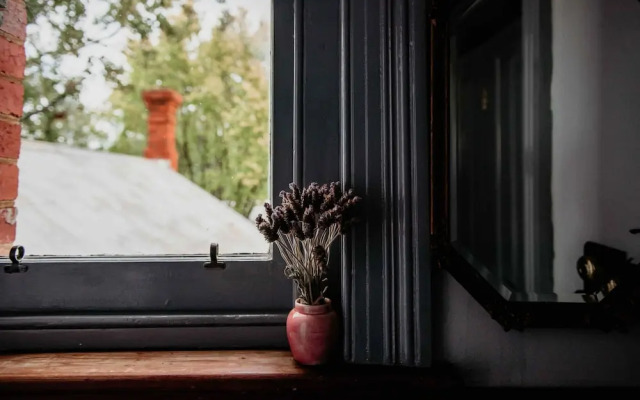 The Rabbit Hole Inn at Harvest Home