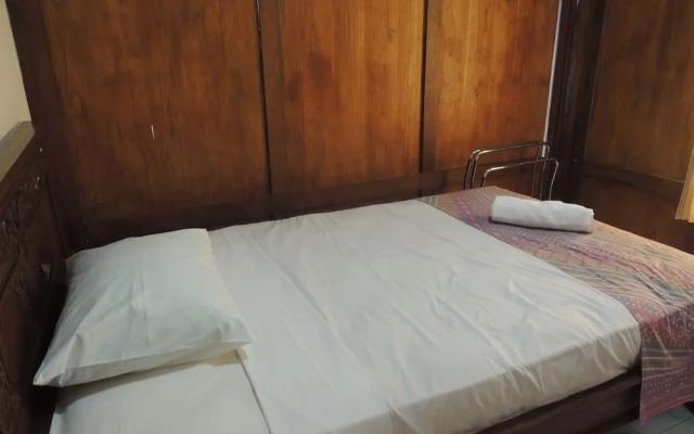 Balkondes Karanganyar (Pottery Academy)