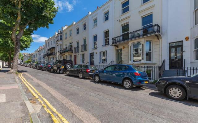 Sunshine Central House | Large luxury group house | Roof terrace | Fast Wifi