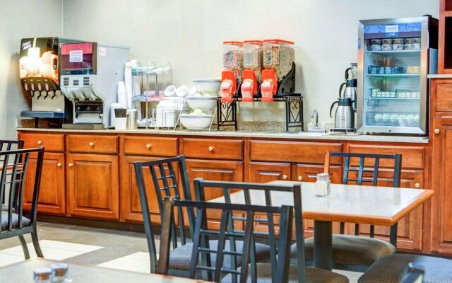 Comfort Suites Stevensville - St. Joseph