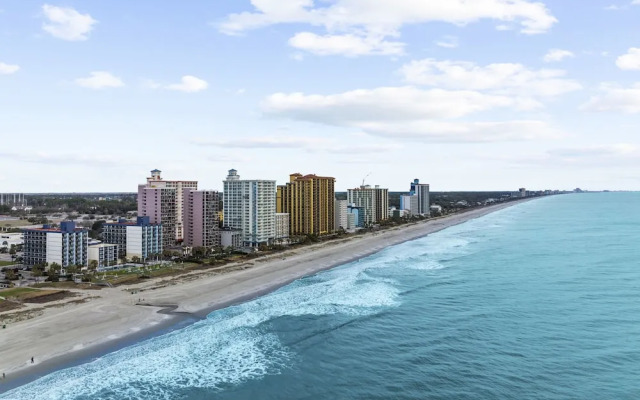 Newly Renovated Oceanfront 1BR Condo