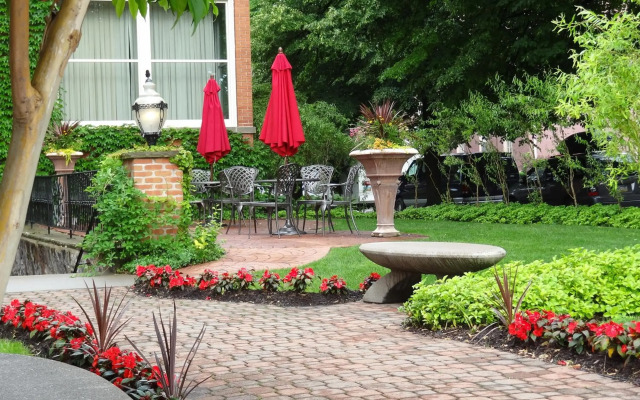 The Mansion On Delaware Ave