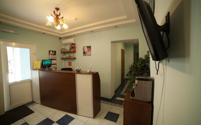 Oazis, Otel'