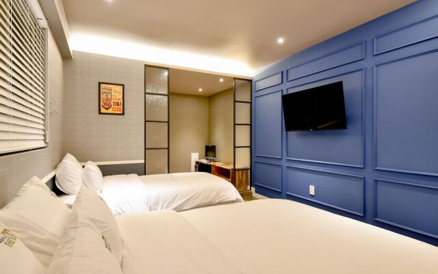 Hotel The M