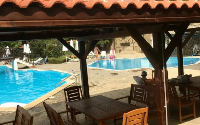 Marina Dinevi Complex Monastery 1 Saint Vlas