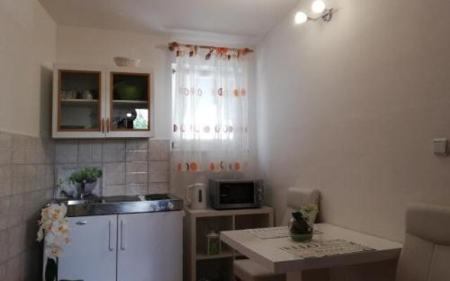 Studio Apartman Lenka