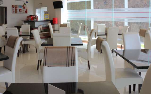 Airy Kiaracondong Ibrahim Adjie Bandung