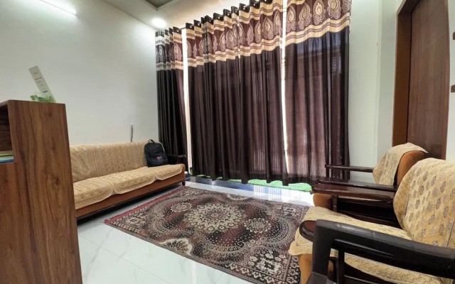 Shree Hanumat Kripa Dham