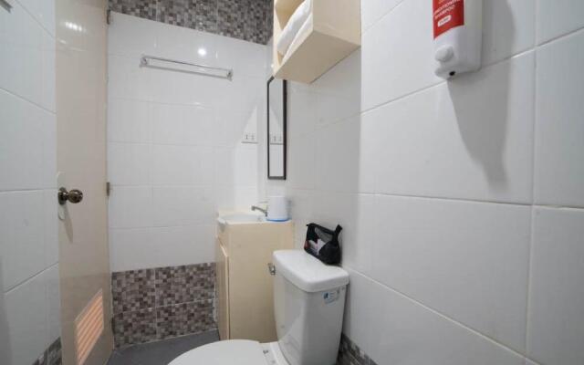 RedDoorz Plus @ Ruby Las Pinas Weekly Stay