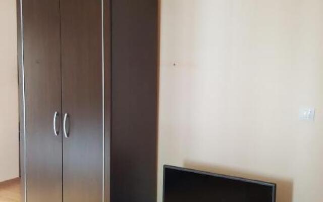 Roman Gardens Studio Apartment