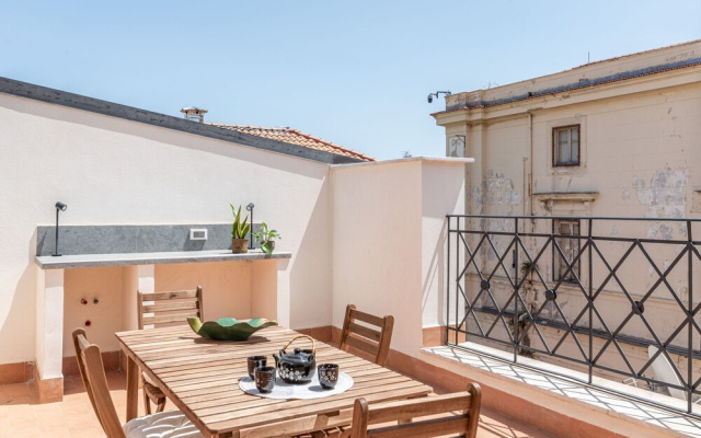 Oretea Apartment With Terrace by Wonderful Italy