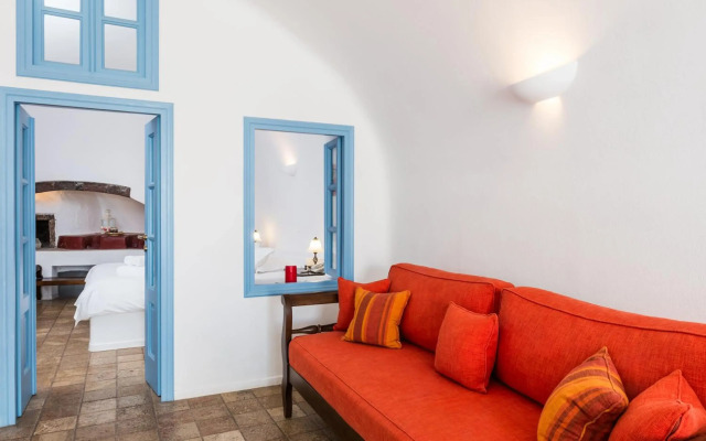 Pantelia Suites