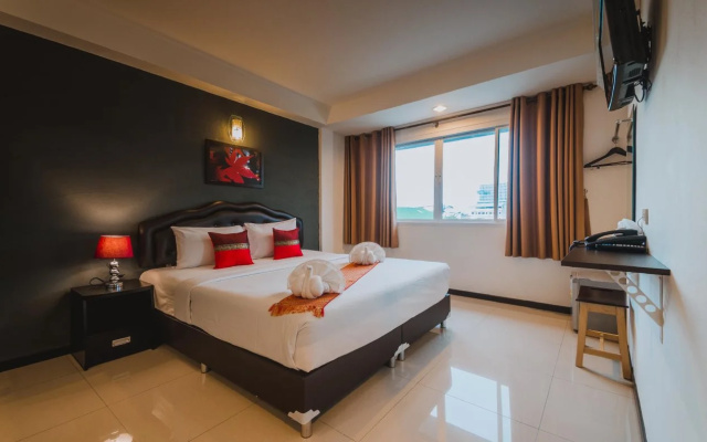 TH Beach Hotel