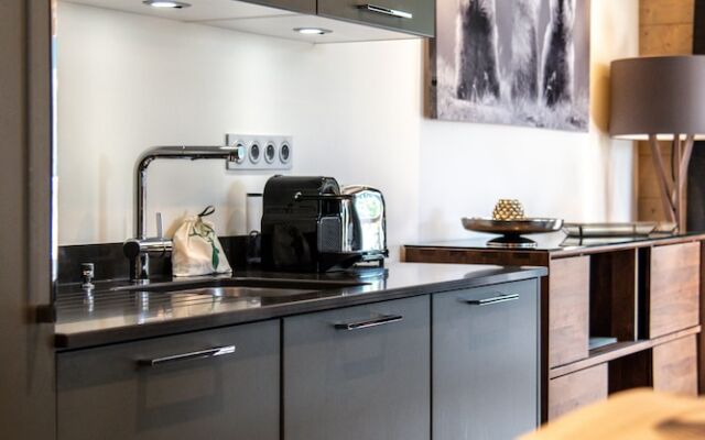 Mammoth Lodge by Alpine Resorts