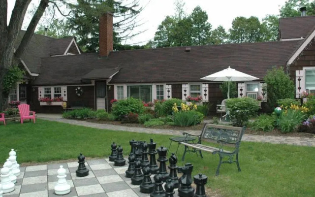 Lazy Cloud Bed and Breakfast