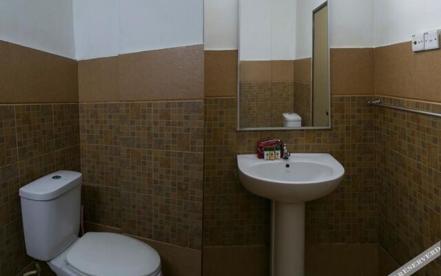 OYO 106 Zodiac Golden Palace Hotel