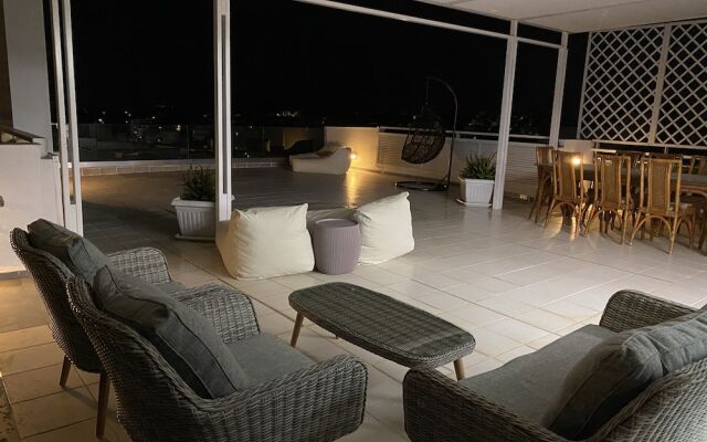 Villasonboard Vouliagmeni Penthouse Veranda