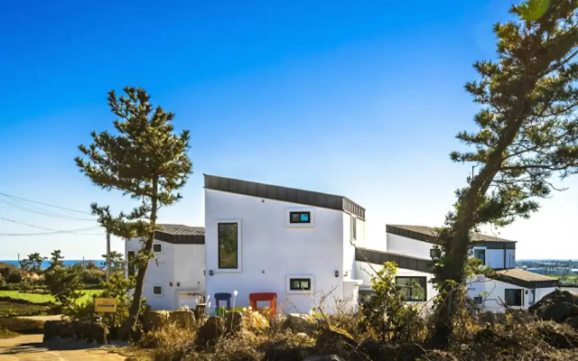 Seogwipo Sanbangsan-ui-achim Pension