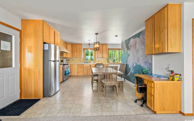 On-site Kenai River Fishing: Soldotna Apartment!