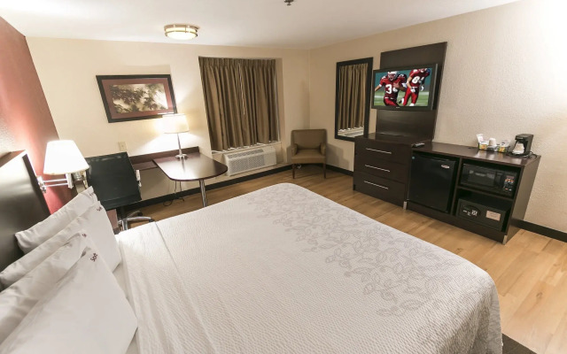 Red Roof Inn PLUS+ Raleigh Downtown – NCSU/Conv Center