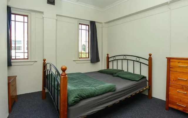 The Rotten Apple Back Packers – Guest Rooms – Hastings
